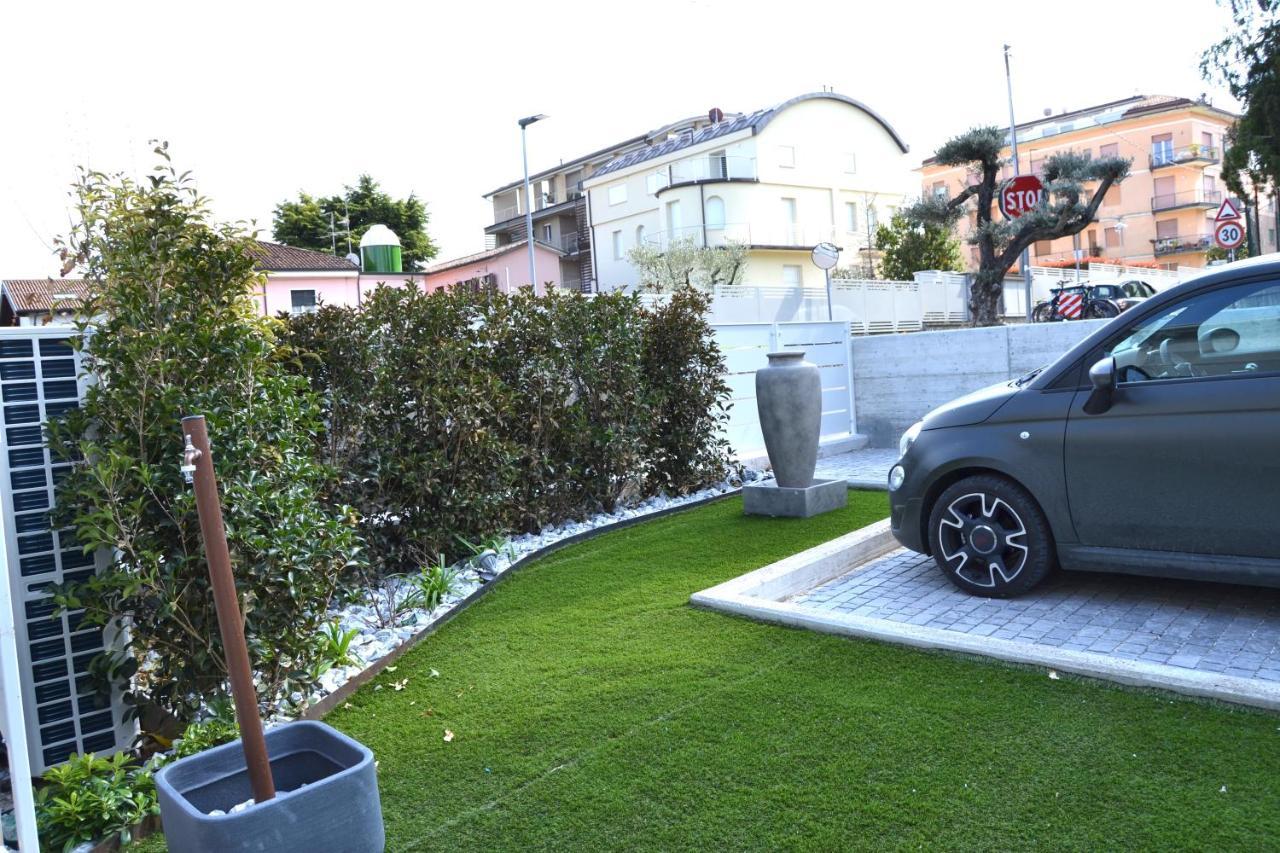 Iris Ar Holiday-Home Peschiera del Garda Eksteriør billede