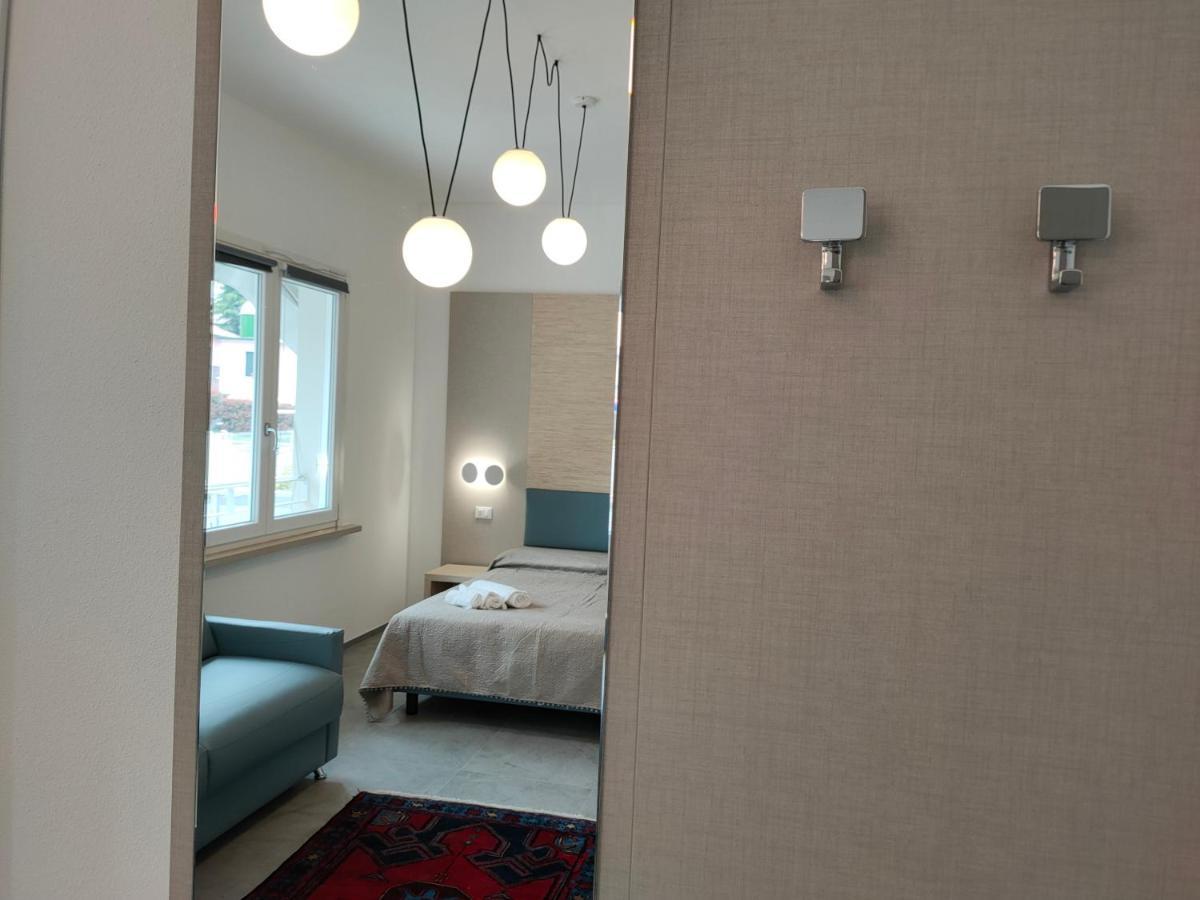 Iris Ar Holiday-Home Peschiera del Garda Eksteriør billede