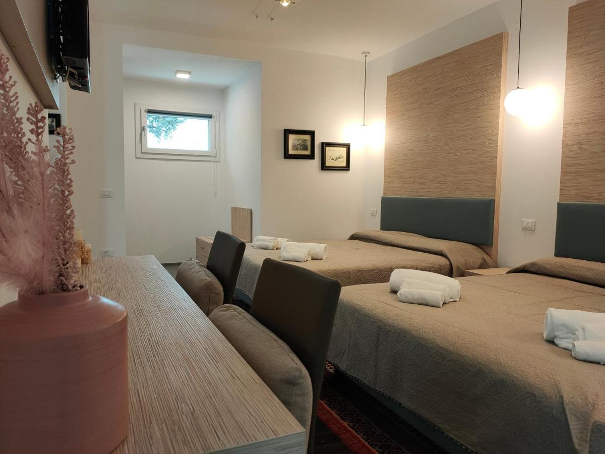 Iris Ar Holiday-Home Peschiera del Garda Eksteriør billede